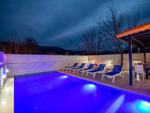 gece  -  Kasım
  | Kalkan Bezirgan Köyü Villa (6 Kişilik, Korunaklı Havuzlu, Jakuzili Seçenekli)